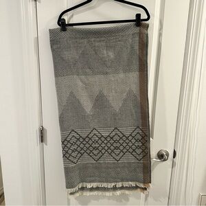 Madewell Angelweave Blanket Scarf in Grey with Mauve Print